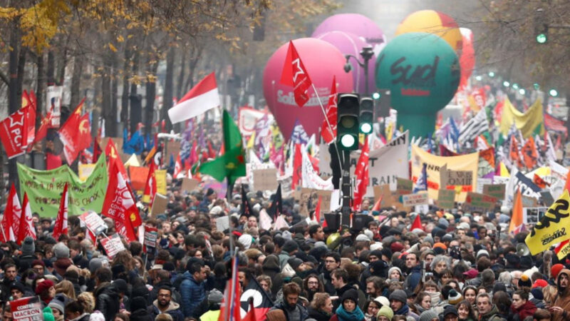 Multitudinaria manifestación en Francia contra la reforma jubilatoria de Macron