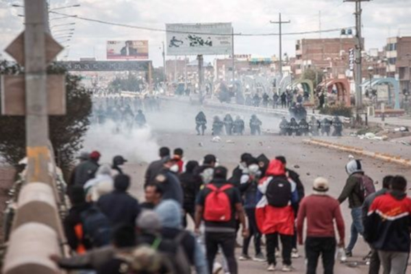 Continúa en Perú la represión policial, un nuevo muerto y más de 20 heridos